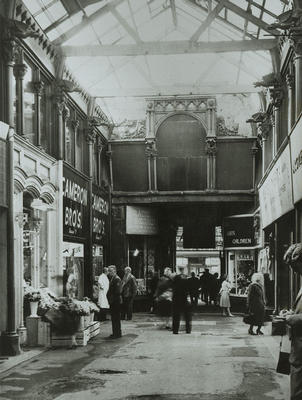 Queen Arcade