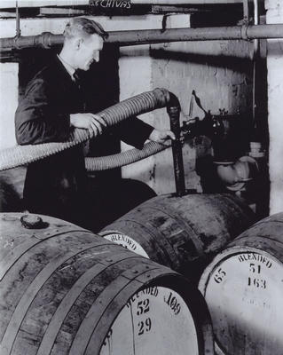 Filling casks